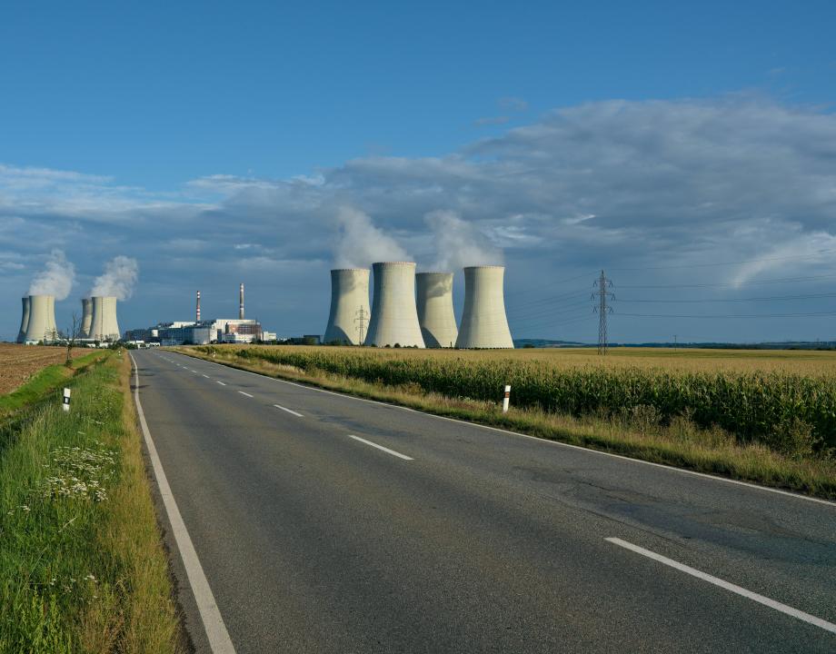 Kernreactoren langs een provinciale weg